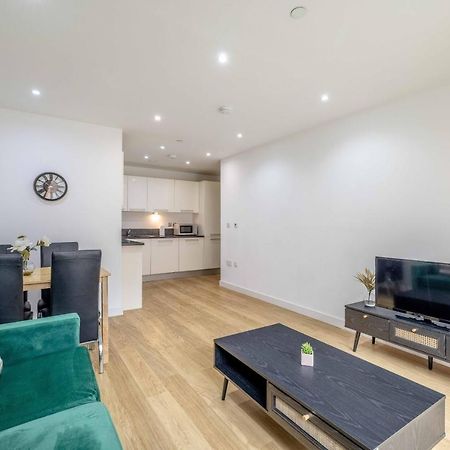 Ferienwohnung 2 Bed At Slough Station & Parking - London In 20 Mins Exterior foto