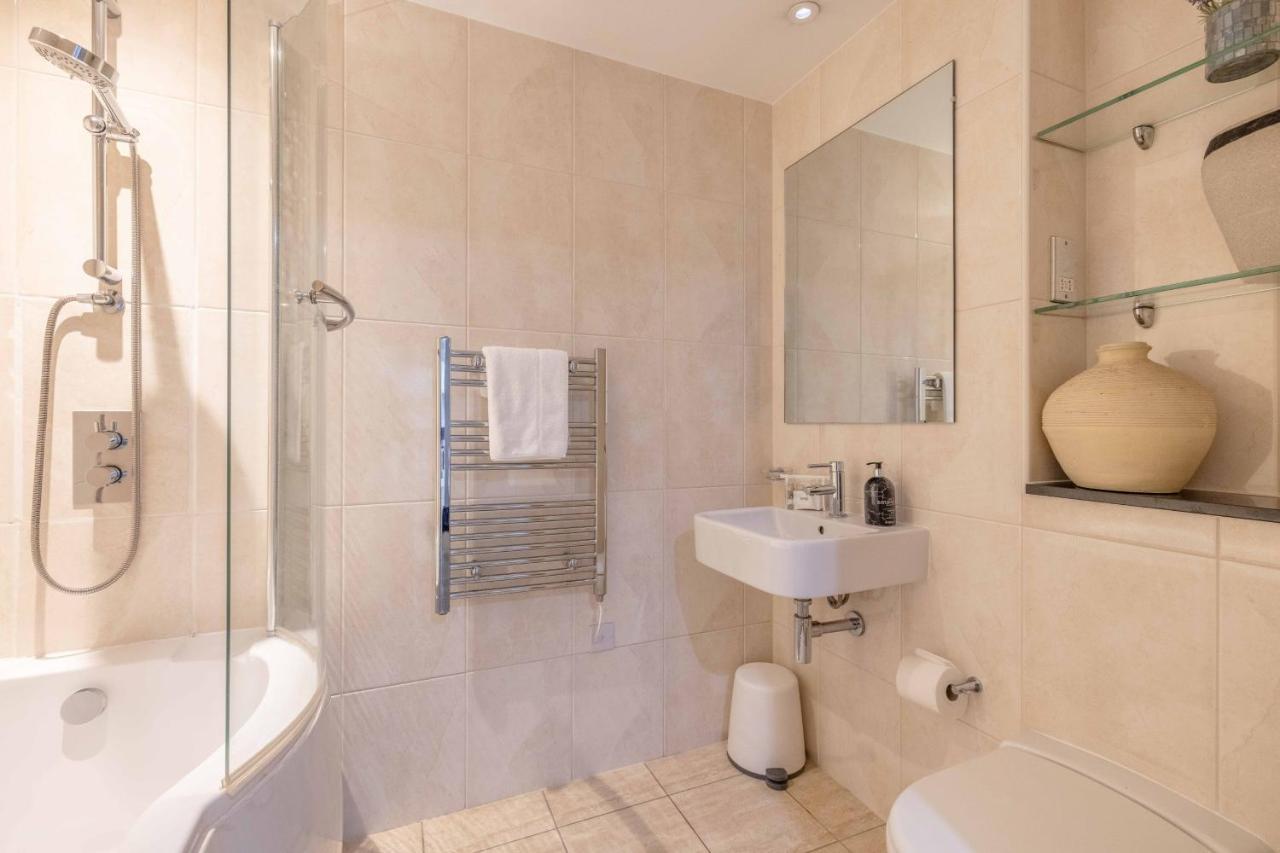 Ferienwohnung 2 Bed At Slough Station & Parking - London In 20 Mins Exterior foto