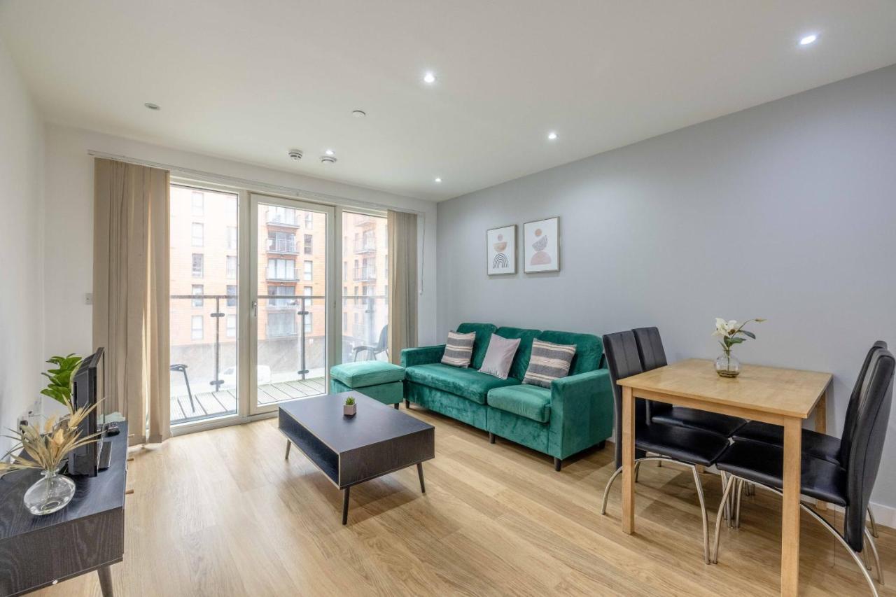 Ferienwohnung 2 Bed At Slough Station & Parking - London In 20 Mins Exterior foto